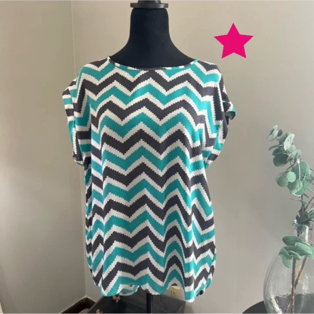 Tacera lightweight blouse size medium